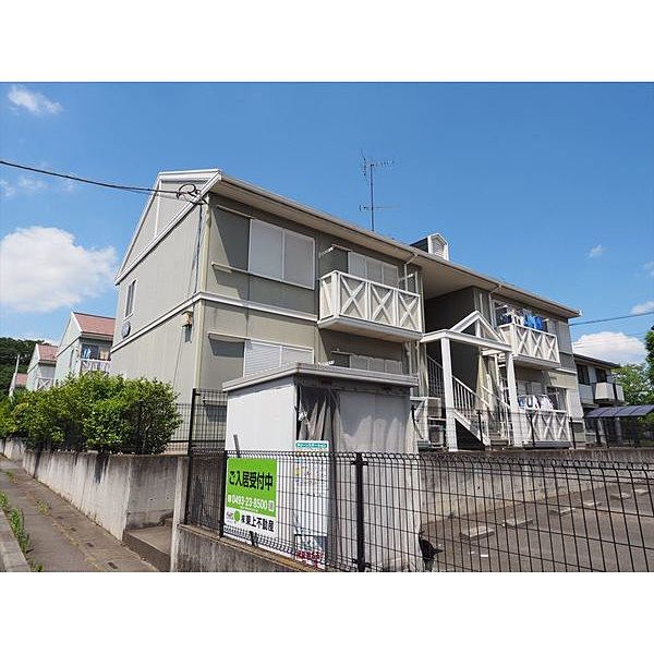 南向き・エアコン付き・駐車場1台分無料！！