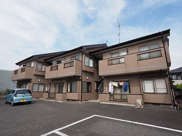 木目調が印象的な2DKアパート