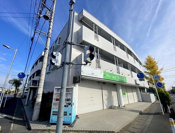 LDK広々12帖！！大型リフォーム堂々完成！！
最上階なので上の階の方の音が気になりません。