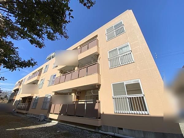 居室は全て６帖ある3DKのマンションタイプ