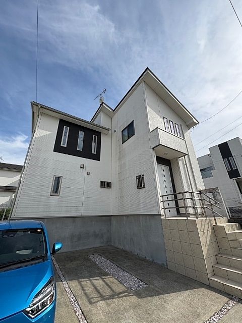 駐車場３台可！！広々戸建住宅