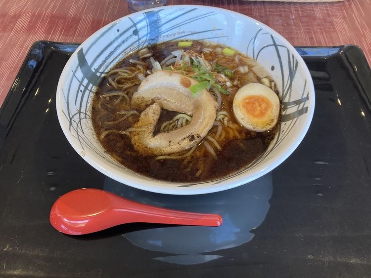 黒麻婆ラーメン