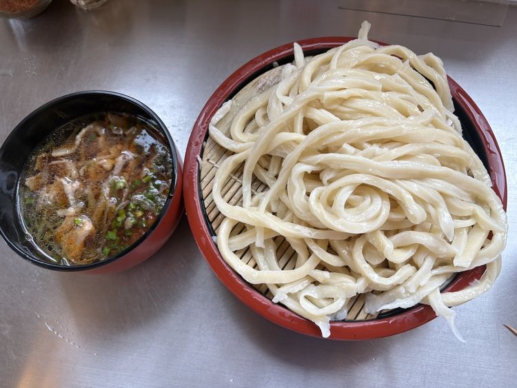 メインのうま辛肉うどん